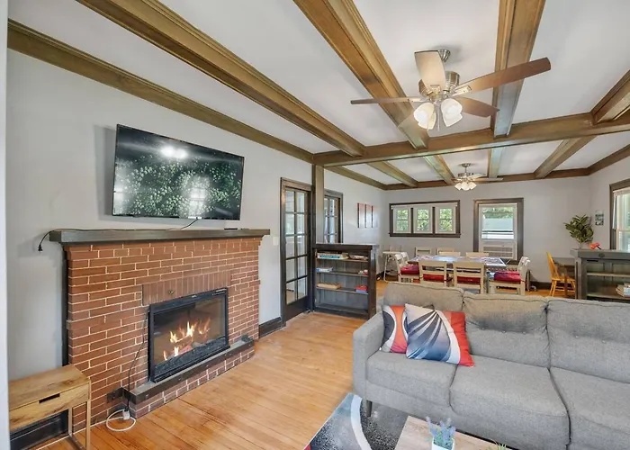 Entirehouse/glenellyn/4bd1bath/laundry/wheaton Сasa de vacaciones *