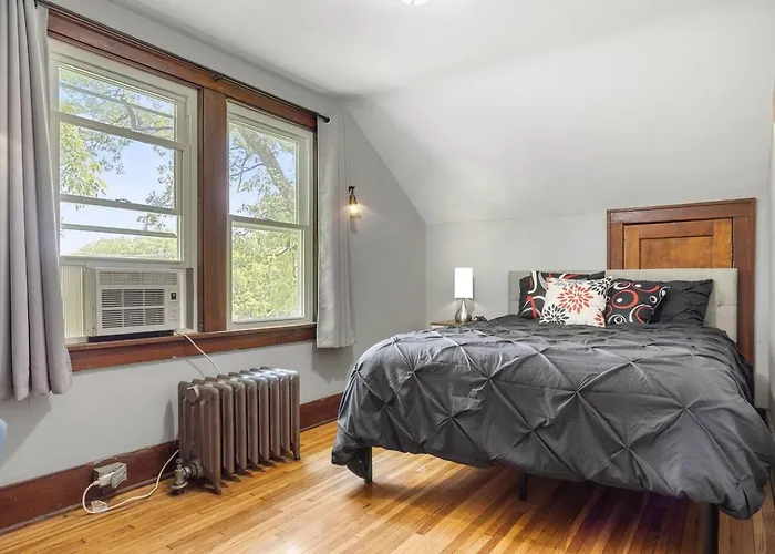 Сasa de vacaciones Entirehouse/glenellyn/4bd1bath/laundry/wheaton